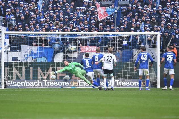 Soccer 2 Bundesliga 19 Matchday FC Schalke 04 1 FC Kaiserslautern on 25 01 2026 at the Veltins Arena in Gelsenkirchen Goal for 0 1 by Ivan Prtajin Kaiserslautern DFL regulations prohibit any use of photographs as image sequences and or quasi video xRx