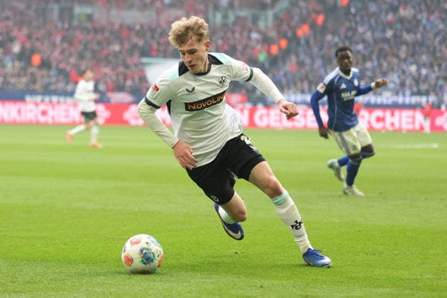 25 01 2026, xrekx, Soccer 2 Bundesliga, FC Schalke 04 1 FC Kaiserslautern v l Mika Haas 1 FC Kaiserslautern DFL DFB REGULATIONS PROHIBIT ANY USE OF PHOTOGRAPHS as IMAGE SEQUENCES and or QUASI VIDEO Gelsenkirchen