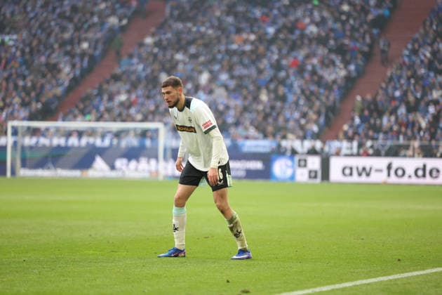25 01 2026, xrekx, Soccer 2 Bundesliga, FC Schalke 04 1 FC Kaiserslautern v l Atanas Chernev 1 FC Kaiserslautern DFL DFB REGULATIONS PROHIBIT ANY USE OF PHOTOGRAPHS as IMAGE SEQUENCES and or QUASI VIDEO Gelsenkirchen