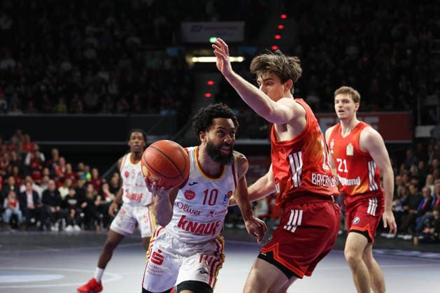 Davion Mintz Fitness First Wuerzburg Baskets, 10 with Justinian Jessup FC Bayern Basketball, 10 , GER, FC Bayern Basketball vs Fitness First Wuerzburg Baskets, Basketball, easycredit Basketball Bundesliga, 17 Matchday, Season 2025 2026, 25 01 2026, GER, FC Bayern Basketball vs Fitness First Wuerzburg Baskets, Basketball, easycredit Basketball Bundesliga, 17 Matchday, Season 2025 2026, 25 01 2026 Munich Copyright: xEibner-Pressefoto JennixMaulx EP_JML