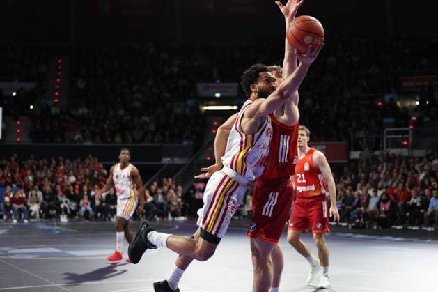 Davion Mintz Fitness First Wuerzburg Baskets, 10 with Justinian Jessup FC Bayern Basketball, 10 , GER, FC Bayern Basketball vs Fitness First Wuerzburg Baskets, Basketball, easycredit Basketball Bundesliga, 17 Matchday, Season 2025 2026, 25 01 2026, GER, FC Bayern Basketball vs Fitness First Wuerzburg Baskets, Basketball, easycredit Basketball Bundesliga, 17 Matchday, Season 2025 2026, 25 01 2026 Munich Copyright: xEibner-Pressefoto JennixMaulx EP_JML