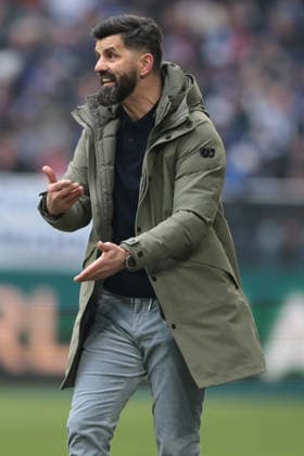 Head coach Miron Muslic FC Schalke 04 at the match of the 2 Bundesliga season 2025 26 FC Schalke 04 1 FC Kaiserslautern Copyright Thomas Pakusch