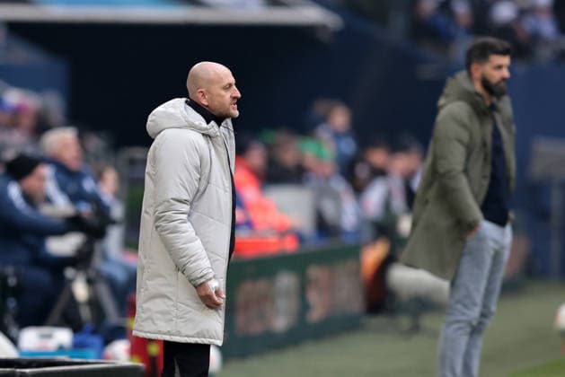 Head coach Torsten Lieberknecht 1 FC Kaiserslautern at the match of the 2 Bundesliga season 2025 26 FC Schalke 04 1 FC Kaiserslautern Copyright Thomas Pakusch