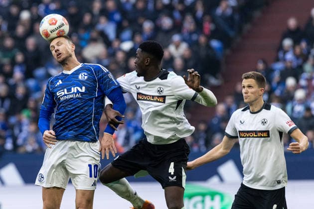 2 Fußball Bundesliga FC Schalke 04 1 FC Kaiserslautern 25 01 2026 Edin Dzeko FC Schalke 04, 10 , Maxwell Gyamfi 1 FC Kaiserslautern, 4 2 Fußball Bundesliga FC Schalke 04 1 FC Kaiserslautern Veltins Arena, Gelsenkirchen 25 01 2026 DFL regulations prohibit any use of photographs as image sequences and or quasi video Copyright: xBEAUTIFULxSPORTS Buriakovx