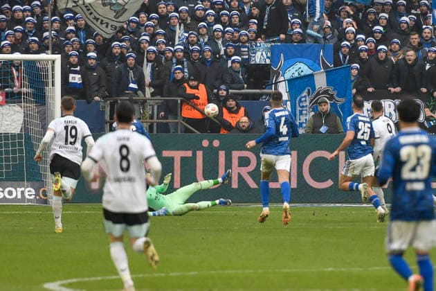 Ivan Prtajin Kaiserslautern 9 scores the goal to 0 2 25 01 2026 Soccer FC Schalke 04 vs 1 FC Kaiserslautern, Veltins Arena, Gelsenkirchen, DFB DFL REGULATIONS PROHIBIT ANY USE OF PHOTOGRAPHS AS IMAGE SEQUENCES AND OR QUASI VIDEO Copyright: xpepphotox xSaschaxWeizx pep00321, pep_20260125_hm_37731