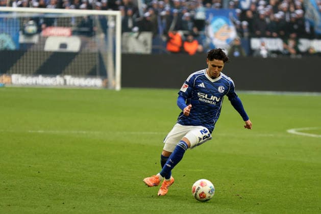 Soufiane El Faouzi FC Schalke 04 at the match of the 2 Bundesliga season 2025 26 FC Schalke 04 1 FC Kaiserslautern Copyright Thomas Pakusch