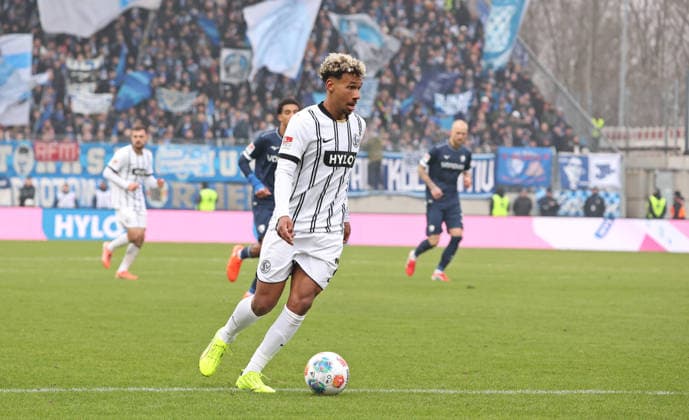 25 01 2026, Football, Men, 2 Bundesliga, Season 2025 2026, SV 07 Elversberg VfL Bochum 1848, Bambase Conte SV 07 Elversberg on the ball Elversberg Ursapharm Arena an der Kaiserlinde Saarland Germany DEU Copyright: xSebastianxBachx