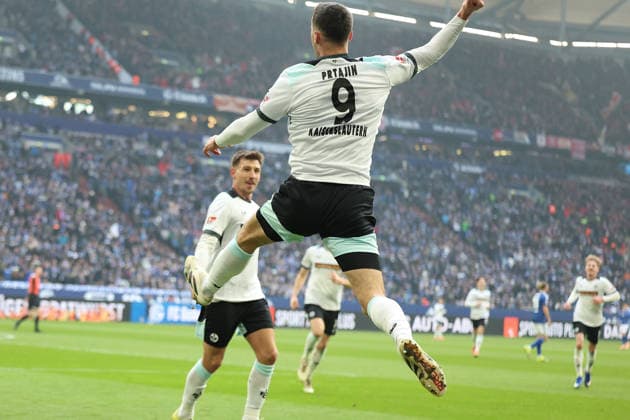 25 01 2026, xrekx, Fußball 2 Bundesliga, FC Schalke 04 1 FC Kaiserslautern v l Torjubel nach dem Tor zum celebrating the goal celebrate 0 2 durch Ivan Prtajin 1 FC Kaiserslautern DFL DFB REGULATIONS PROHIBIT ANY USE OF PHOTOGRAPHS as IMAGE SEQUENCES and or QUASI VIDEO Gelsenkirchen