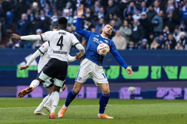 2 Soccer Bundesliga FC Schalke 04 1 FC Kaiserslautern 25 01 2026 Edin Dzeko FC Schalke 04, 10 with the goal, 1 2 2 Soccer Bundesliga FC Schalke 04 1 FC Kaiserslautern Veltins Arena, Gelsenkirchen 25 01 2026 DFL regulations prohibit any use of photographs as image sequences and or quasi video Copyright: xBEAUTIFULxSPORTS Buriakovx