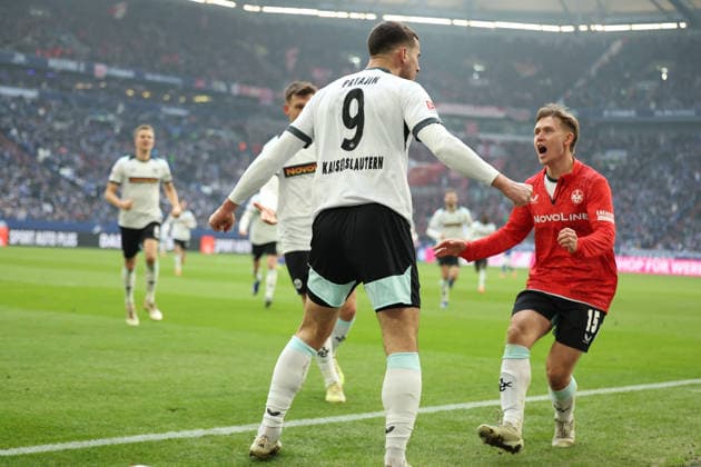 25 01 2026, xrekx, Fußball 2 Bundesliga, FC Schalke 04 1 FC Kaiserslautern v l Torjubel nach dem Tor zum celebrating the goal celebrate 0 2 durch Ivan Prtajin 1 FC Kaiserslautern mit Naatan Skyttä 1 FC Kaiserslautern DFL DFB REGULATIONS PROHIBIT ANY USE OF PHOTOGRAPHS as IMAGE SEQUENCES and or QUASI VIDEO Gelsenkirchen