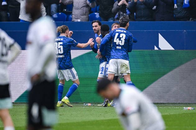 25 01 2026, Football, 2 Bundesliga, Season 2025 2026, Matchday 19, FC Schalke 04 1 FC Kaiserslautern, Kenan Karaman FC Schalke 04 celebrates the goal for 2 2 xRHR PHOTO YYx Copyright: KROEGER RHR-FOTOx RHR-FOTO YY