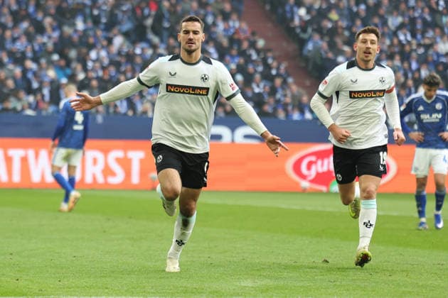 25 01 2026, xrekx, Fußball 2 Bundesliga, FC Schalke 04 1 FC Kaiserslautern v l Torjubel nach dem Tor zum celebrating the goal celebrate 0 2 durch Ivan Prtajin 1 FC Kaiserslautern DFL DFB REGULATIONS PROHIBIT ANY USE OF PHOTOGRAPHS as IMAGE SEQUENCES and or QUASI VIDEO Gelsenkirchen