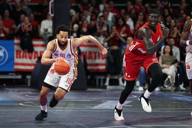 Davion Mintz Fitness First Wuerzburg Baskets, 10 with Wenyen Gabriel FC Bayern Basketball, 32 , GER, FC Bayern Basketball vs Fitness First Wuerzburg Baskets, Basketball, easycredit Basketball Bundesliga, 17 Matchday, Season 2025 2026, 25 01 2026, GER, FC Bayern Basketball vs Fitness First Wuerzburg Baskets, Basketball, easycredit Basketball Bundesliga, 17 Matchday, Season 2025 2026, 25 01 2026 Munich Copyright: xEibner-Pressefoto JennixMaulx EP_JML