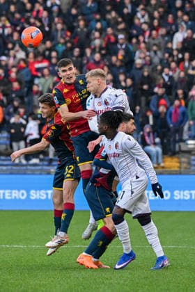 GenoaÕs Johan Vasquez jumps for the ball with BolognaÕs Jens Odgaard during the Serie A soccer match between Genoa and Bologna at the Luigi Ferraris Stadium in Genoa, Italy - Sunday, January 25, 2026. - Soccer .  Copyright: xTanoxPecoraro LaPressex
