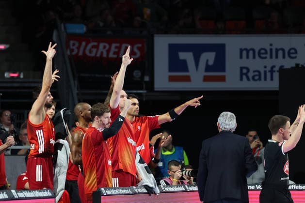 Bayern Bank celebrates a goal, Leon Kratzer FC Bayern Basketball, 08 with Andreas Obst FC Bayern Basketball, 13 and Johannes Voigtmann FC Bayern Basketball, 07 , with Oscar da Silva FC Bayern Basketball, 01 , GER, FC Bayern Basketball vs Fitness First Wuerzburg Baskets, Basketball, easycredit Basketball Bundesliga, 17 Matchday, Season 2025 2026, 25 01 2026, GER, FC Bayern Basketball vs Fitness First Wuerzburg Baskets, Basketball, easycredit Basketball Bundesliga, 17 Matchday, Season 2025 2026, 25 01 2026 Munich Copyright: xEibner-Pressefoto JennixMaulx EP_JML