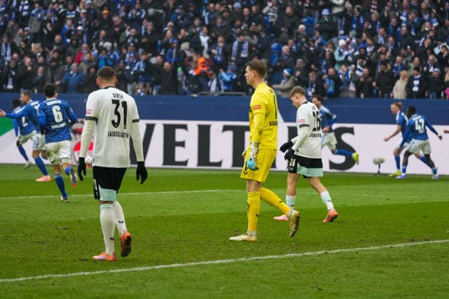 Germany Soccer 2 Bundesliga, Season 2025 26, Matchday 19 FC Schalke 04 vs 1 FC Kaiserslautern, 25 01 2026, Veltins Arena Gelsenkirchen, North Rhine-Westphalia Frustration after conceding the 2nd goal Julian Krahl 1 FC Kaiserslautern, 1 Luca Sirch 1 FC Kaiserslautern, 31 Copyright: xLeonxFrickx