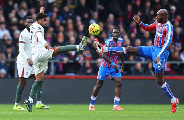 Andrey Santos of Chelsea competes for the ball with Jean-Philippe Mateta of Crystal Palace Crystal Palace v Chelsea, Premier League, Football, Selhurst Park, London, UK - 25 Jan 2026London Selhurst Park United Kingdom EDITORIAL USE ONLY No use with unauthorised audio, video, data, fixture lists, club league logos or live services. Online in-match use limited to 120 images, no video emulation. No use in betting, games or single club league player publications.  Copyright: xMichaelxZemanek Shutterstockx 16426076t