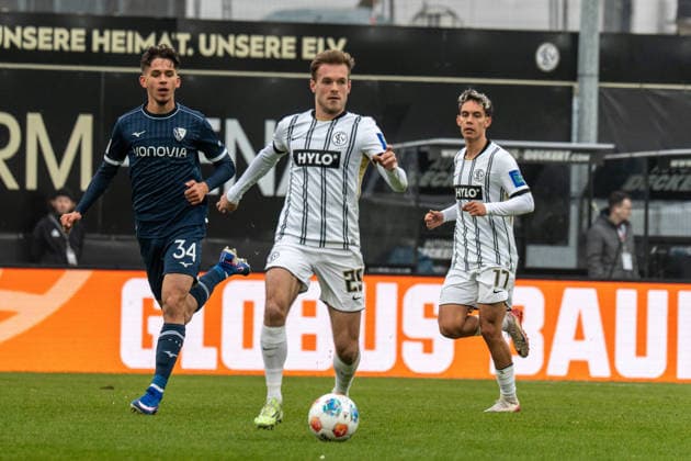 25 01 2026, xdaymx, Soccer 2 Bundesliga, SV Elversberg VfL Bochum vl Cajetan Lenz Bochum , Tom Zimmerschied und Frederik Schmahl Elversberg DFL DFB REGULATIONS PROHIBIT ANY USE OF PHOTOGRAPHS as IMAGE SEQUENCES and or QUASI VIDEO Elversberg