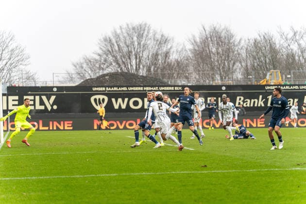 25 01 2026, xdaymx, Fußball 2 Bundesliga, SV Elversberg VfL Bochum Nicholas Mickelson Elversberg misses big chance DFL DFB REGULATIONS PROHIBIT ANY USE OF PHOTOGRAPHS as IMAGE SEQUENCES and or QUASI VIDEO Elversberg