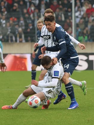 25 01 2026, Football, Men, 2 Bundesliga, Season 2025 2026, SV 07 Elversberg VfL Bochum 1848, Lukasz Poreba SV 07 Elversberg , Cajetan Lenz VfL Bochum 1848 Elversberg Ursapharm Arena an der Kaiserlinde Saarland Germany DEU Copyright: xSebastianxBachx