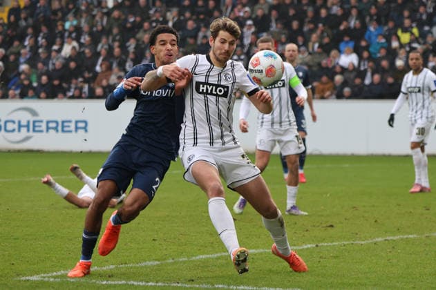 25 01 2026, Football, Men, 2 Bundesliga, Season 2025 2026, SV 07 Elversberg VfL Bochum 1848, Maximilian Rohr SV 07 Elversberg , Francis Onyeka VfL Bochum 1848 Elversberg Ursapharm Arena an der Kaiserlinde Saarland Germany DEU Copyright: xSebastianxBachx