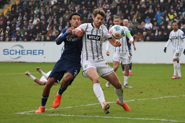 25 01 2026, Football, Men, 2 Bundesliga, Season 2025 2026, SV 07 Elversberg VfL Bochum 1848, Maximilian Rohr SV 07 Elversberg , Francis Onyeka VfL Bochum 1848 Elversberg Ursapharm Arena an der Kaiserlinde Saarland Germany DEU Copyright: xSebastianxBachx