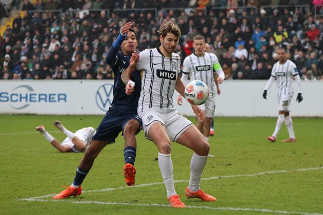 25 01 2026, Football, Men, 2 Bundesliga, Season 2025 2026, SV 07 Elversberg VfL Bochum 1848, Maximilian Rohr SV 07 Elversberg , Francis Onyeka VfL Bochum 1848 Elversberg Ursapharm Arena an der Kaiserlinde Saarland Germany DEU Copyright: xSebastianxBachx