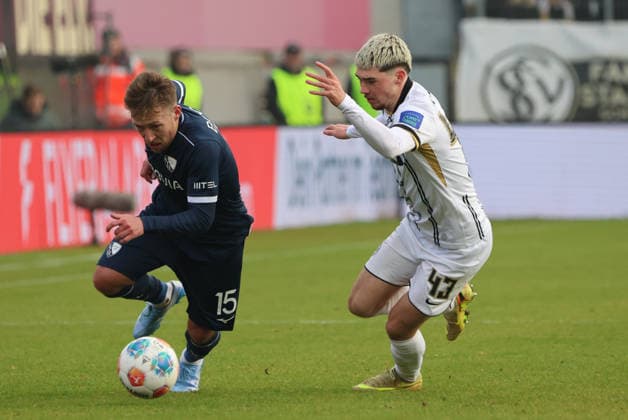 25 01 2026, Football, Men, 2 Bundesliga, Season 2025 2026, SV 07 Elversberg VfL Bochum 1848, Felix Keidel SV 07 Elversberg , Felix Passlack VfL Bochum 1848 Elversberg Ursapharm Arena an der Kaiserlinde Saarland Germany DEU Copyright: xSebastianxBachx