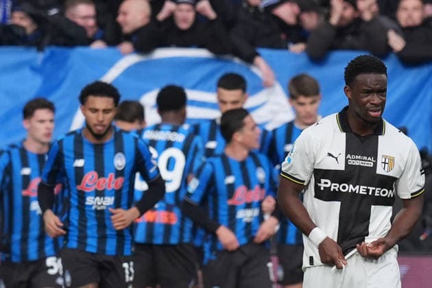 Parma™s Mandela Keita (Atalanta™s Gianluca Scamacca celebrates after scoring 1-0 ) during the Serie A soccer match between Atalanta and Parma at the New Balance Stadium in Bergamo , north Italy - Sunday , January 25 , 2026. - Soccer .  Copyright: xSpada LaPressex