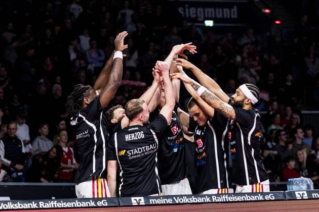 easyCredit Basketball Bundesliga, FC Bayern München Fitness First Würzburg Baskets 25 01 2026 The bench of the Fitness First Würzburg Baskets is hyped up for the game easyCredit Basketball Bundesliga, FC Bayern München Fitness First Würzburg Baskets Munich, BMW Park on 25 01 2026 Copyright: xBEAUTIFULxSPORTS Wunderlx