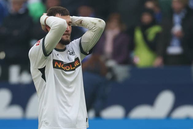 2 Bundesliga FC Schalke 04 1 FC Kaiserslautern on 25 01 2026 in the Veltins Arena on Schalke Atanas Chernev Kaiserslautern 16 dissatisfied, disappointed, disappointed, dejected MH