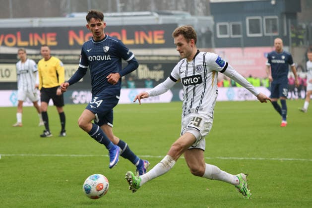 25 01 2026, Football, Men, 2 Bundesliga, Season 2025 2026, SV 07 Elversberg VfL Bochum 1848, Tom Zimmerschied SV 07 Elversberg , Cajetan Lenz VfL Bochum 1848 Elversberg Ursapharm Arena an der Kaiserlinde Saarland Germany DEU Copyright: xSebastianxBachx