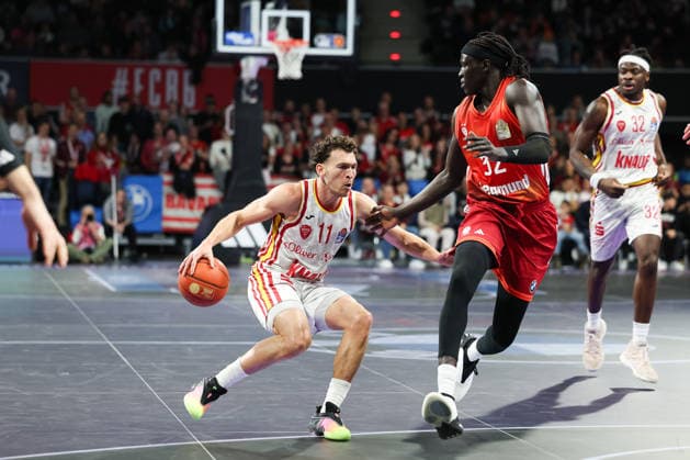 Brae Ivey Fitness First Wuerzburg Baskets, 11 with Wenyen Gabriel FC Bayern Basketball, 32 , with Charles Thompson Fitness First Wuerzburg Baskets, 32 , GER, FC Bayern Basketball vs Fitness First Wuerzburg Baskets, Basketball, easycredit Basketball Bundesliga, 17 Matchday, Season 2025 2026, 25 01 2026, GER, FC Bayern Basketball vs Fitness First Wuerzburg Baskets, Basketball, easycredit Basketball Bundesliga, 17 Matchday, Season 2025 2026, 25 01 2026 Munich Copyright: xEibner-Pressefoto JennixMaulx EP_JML