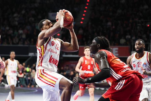Jonathan Stove Fitness First Wuerzburg Baskets, 22 with Wenyen Gabriel FC Bayern Basketball, 32 , GER, FC Bayern Basketball vs Fitness First Wuerzburg Baskets, Basketball, easycredit Basketball Bundesliga, 17 Matchday, Season 2025 2026, 25 01 2026, GER, FC Bayern Basketball vs Fitness First Wuerzburg Baskets, Basketball, easycredit Basketball Bundesliga, 17 Matchday, Season 2025 2026, 25 01 2026 Munich Copyright: xEibner-Pressefoto JennixMaulx EP_JML