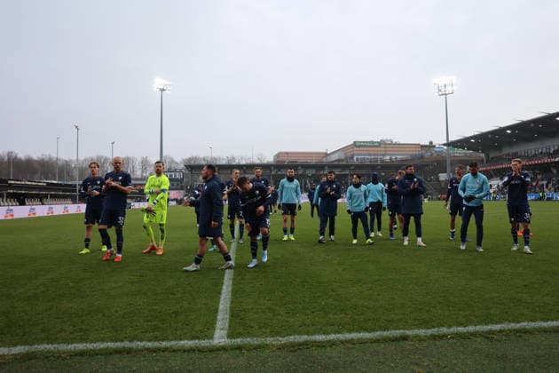25 01 2026, Football, Men, 2 Bundesliga, Season 2025 2026, SV 07 Elversberg VfL Bochum 1848, The team VfL Bochum 1848 thanks the fans Elversberg Ursapharm Arena an der Kaiserlinde Saarland Germany DEU Copyright: xSebastianxBachx