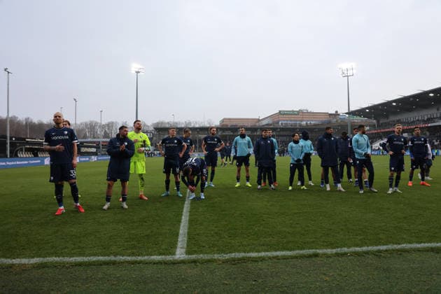 25 01 2026, Football, Men, 2 Bundesliga, Season 2025 2026, SV 07 Elversberg VfL Bochum 1848, The team VfL Bochum 1848 thanks the fans Elversberg Ursapharm Arena an der Kaiserlinde Saarland Germany DEU Copyright: xSebastianxBachx