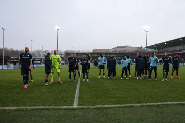 25 01 2026, Football, Men, 2 Bundesliga, Season 2025 2026, SV 07 Elversberg VfL Bochum 1848, The team VfL Bochum 1848 thanks the fans Elversberg Ursapharm Arena an der Kaiserlinde Saarland Germany DEU Copyright: xSebastianxBachx