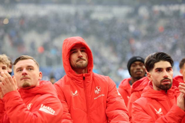 25 01 2026, xrekx, Fussball 2 Bundesliga, FC Schalke 04 1 FC Kaiserslautern v l Ivan Prtajin 1 FC Kaiserslautern thanks the fans, the player thanks the fans for their support DFL DFB REGULATIONS PROHIBIT ANY USE OF PHOTOGRAPHS as IMAGE SEQUENCES and or QUASI VIDEO Gelsenkirchen