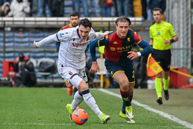 GenoaÕs Lorenzo Colombo fights for the ball with BolognaÕs Nadir Zortea during the Serie A soccer match between Genoa and Bologna at the Luigi Ferraris Stadium in Genoa, Italy - Sunday, January 25, 2026. - Soccer .  Copyright: xTanoxPecoraro LaPressex