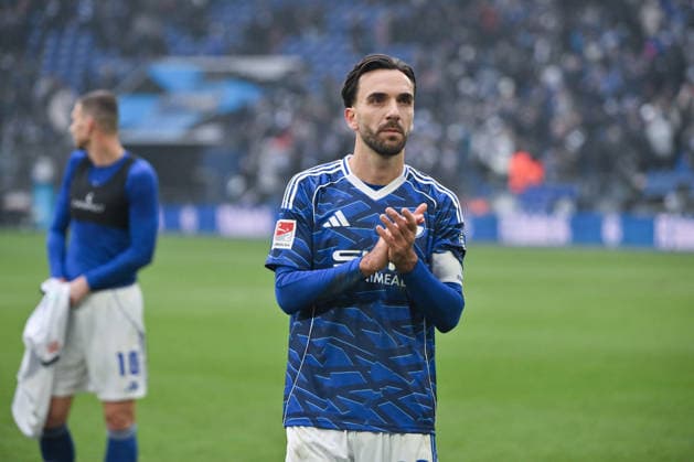 Kenan Karaman FC Schalke 04 after the match 25 01 2026, Fußball 2 Bundesliga, Saison 2025 2026, 19 Spieltag, FC Schalke 04 1 FC Kaiserslautern DFL regulations prohibit any use of photographs as image sequences and or quasi video Gelsenkirchen Veltins Arena Nordrhein Westfalen Germany Team2