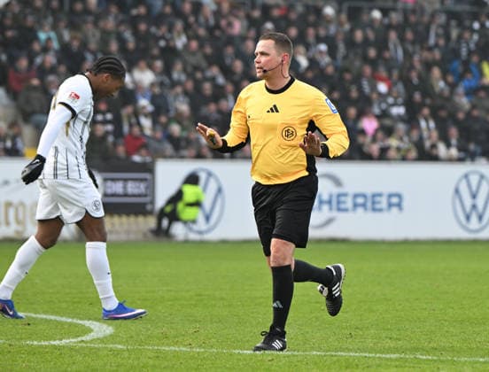Soccer 2 Bundesliga Season 2025 26 25 01 2025 Ursapharm Arena SV Elversberg elv VfL Bochum bo 1 1 Referee Robert KAMPKA Soccer 2 Bundesliga SV Elversberg