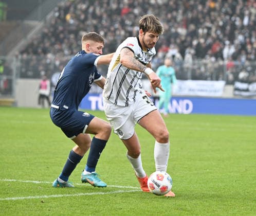 Soccer 2 Bundesliga Season 2025 26 25 01 2025 Ursapharm Arena SV Elversberg elv VfL Bochum bo 1 1 Cajetan LENZ VfL Bochum , li Maximilian ROHR SV Elversberg Soccer 2 Bundesliga SV Elversberg