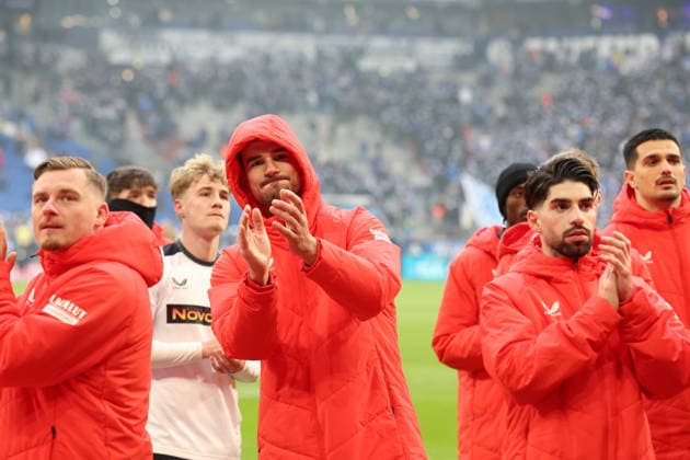 25 01 2026, xrekx, Fussball 2 Bundesliga, FC Schalke 04 1 FC Kaiserslautern v l Ivan Prtajin 1 FC Kaiserslautern thanks the fans, the player thanks the fans for their support DFL DFB REGULATIONS PROHIBIT ANY USE OF PHOTOGRAPHS as IMAGE SEQUENCES and or QUASI VIDEO Gelsenkirchen