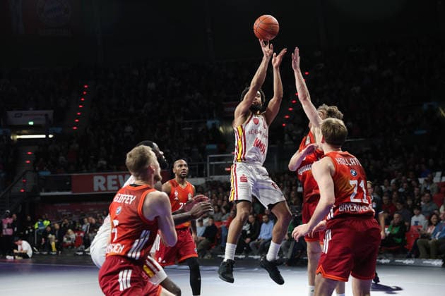 Davion Mintz Fitness First Wuerzburg Baskets, 10 with Justinian Jessup FC Bayern Basketball, 10 and Justuz Hollatz FC Bayern Basketball, 21 , with Niels Giffey FC Bayern Basketball, 05 and Isiaha Mike FC Bayern Basketball, 22 , GER, FC Bayern Basketball vs Fitness First Wuerzburg Baskets, Basketball, easycredit Basketball Bundesliga, 17 Matchday, Season 2025 2026, 25 01 2026, GER, FC Bayern Basketball vs Fitness First Wuerzburg Baskets, Basketball, easycredit Basketball Bundesliga, 17 Matchday, Season 2025 2026, 25 01 2026 Munich Copyright: xEibner-Pressefoto JennixMaulx EP_JML