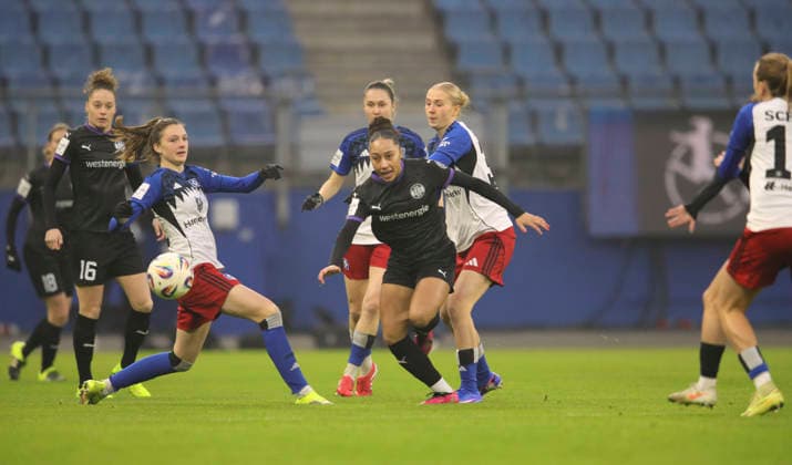Photo Vanessa Fürst Essen against Lotta WREDE HSV and BARTZ Soccer Pixel Bundesliga Women on Sun 25 01 2026 15 Matchday Hamburger SV SGS Essen