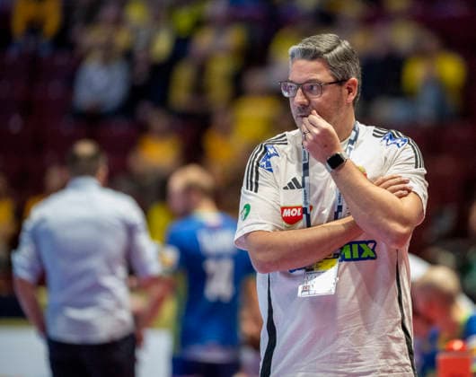 MALMÖ 2026 01 25 Hungarian coach UroÅ¡ Zorman during the 2026 EHF European Men s Handball Championship the EHF Euro 2026 main round match between Slovenia and Hungary at Malmö Arena, in Malmö, Sweden, on January 25, 2026 MALMÖ SWEDEN x50090x  Copyright: xJohanxNilssonx xTTx EHF EURO 2026 SLOVENIA-HUNGARY