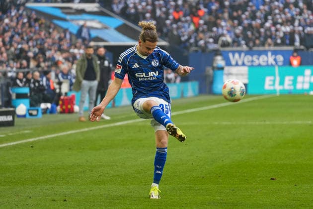 Germany Soccer 2 Bundesliga, Season 2025 26, Matchday 19 FC Schalke 04 vs 1 FC Kaiserslautern, 25 01 2026, Veltins Arena Gelsenkirchen, North Rhine-Westphalia Mika Wallentowitz FC Schalke 04, 35 Copyright: xLeonxFrickx