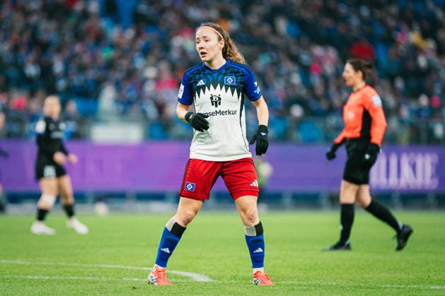 Google Pixel Womens Bundesliga Hamburger SV vs SGS Essen, 25 01 2026 Melanie Brunnthaler Hamburger SV, 11 Soccer, Google Pixel Womens Bundesliga, 15 Matchday Hamburger SV vs SGS Essen on 25 01 2026 at Volksparkstadion, Hamburg DFB REGULATIONS PROHIBIT ANY USE OF PHOTOGRAPHS AS IMAGE SEQUENCES AND OR QUASI VIDEO Copyright: xBEAUTIFULxSPORTS Tonhäuserx