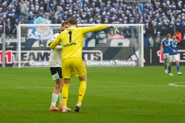 Germany Soccer 2 Bundesliga, Season 2025 26, Matchday 19 FC Schalke 04 vs 1 FC Kaiserslautern, 25 01 2026, Veltins Arena Gelsenkirchen, North Rhine-Westphalia Julian Krahl 1 FC Kaiserslautern, 1 after the goal for 2 0 by Ivan Prtajin 1 FC Kaiserslautern, 9 Copyright: xLeonxFrickx