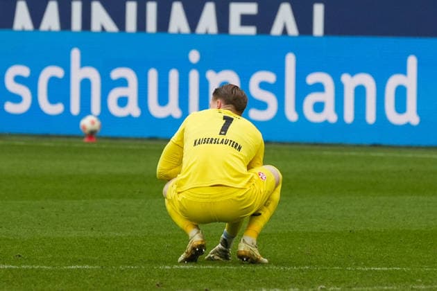 Germany Soccer 2 Bundesliga, Season 2025 26, Matchday 19 FC Schalke 04 vs 1 FC Kaiserslautern, 25 01 2026, Veltins Arena Gelsenkirchen, North Rhine-Westphalia Julian Krahl 1 FC Kaiserslautern, 1 frustrated, disappointed after the final whistle Copyright: xLeonxFrickx
